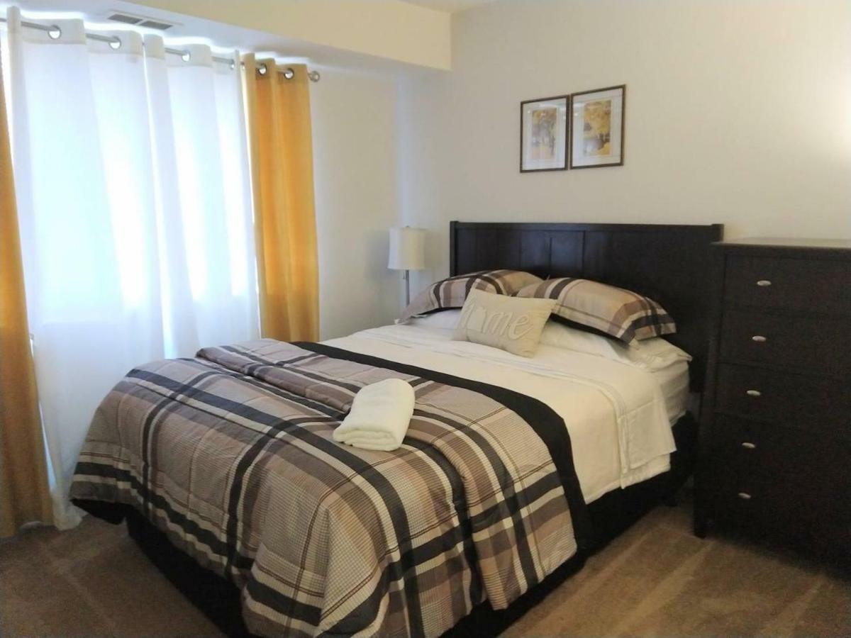Desirable Condo In Central Ралей Екстериор снимка